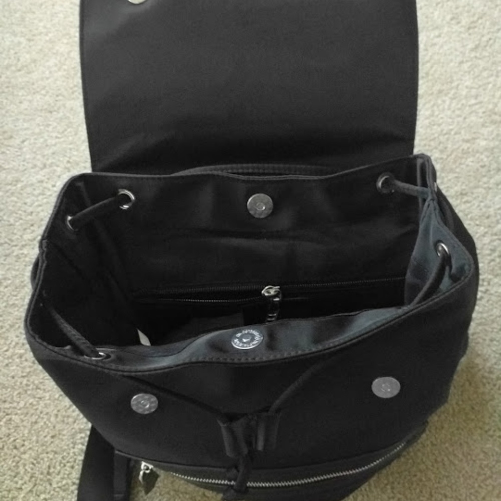 backpack - Picture 2 of 4